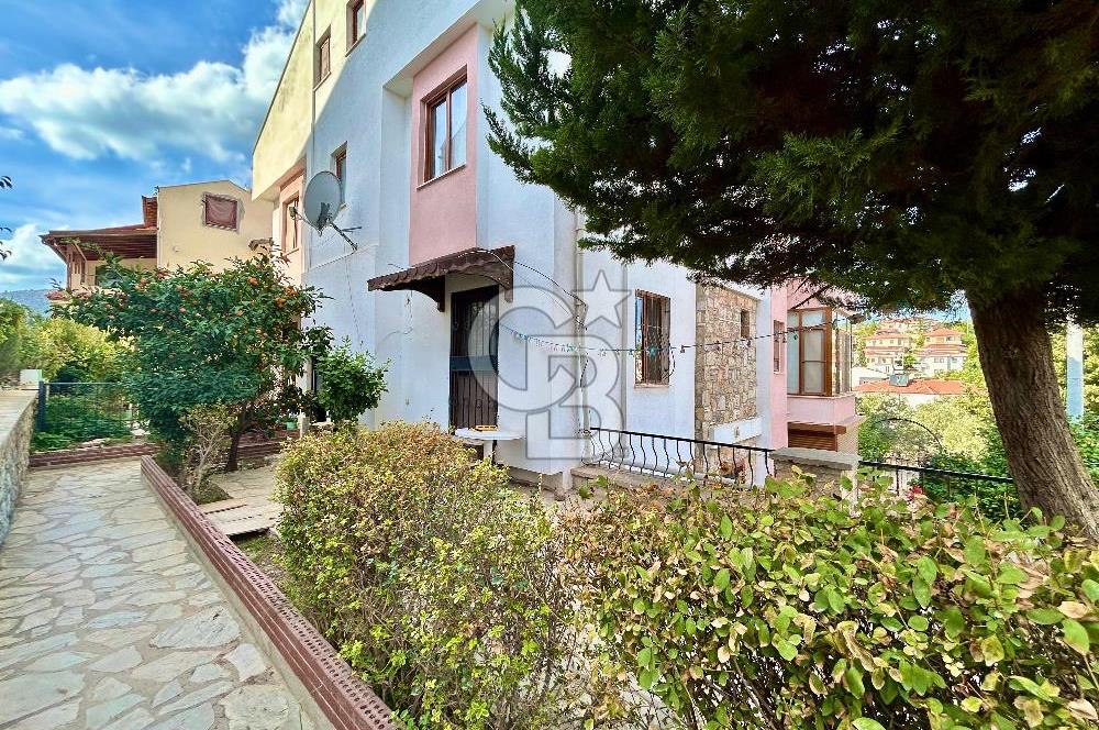 Datça — TAM MERKEZDE, BAHÇELİ & KAPALI BALKONLU 1+1 SATILIK DAİRE