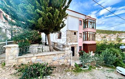 Datça — TAM MERKEZDE, BAHÇELİ & KAPALI BALKONLU 1+1 SATILIK DAİRE