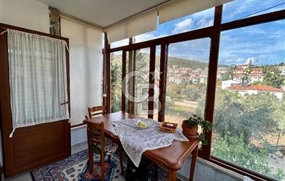 Datça — TAM MERKEZDE, BAHÇELİ & KAPALI BALKONLU 1+1 SATILIK DAİRE