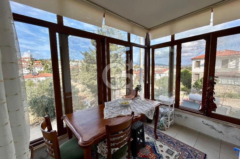 Datça — TAM MERKEZDE, BAHÇELİ & KAPALI BALKONLU 1+1 SATILIK DAİRE