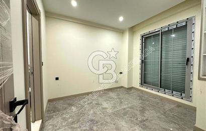 Kuşadası Değirmendere’de Bahçeli, Havuzlu Sitede Kiralık Daire
