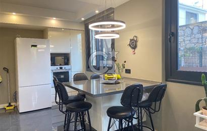 Denize Sıfır, Sonsuzluk Havuzlu, 431 m² Tripleks Lüks Villa – Yaz Kış Yaşanabilir Sahil Evi