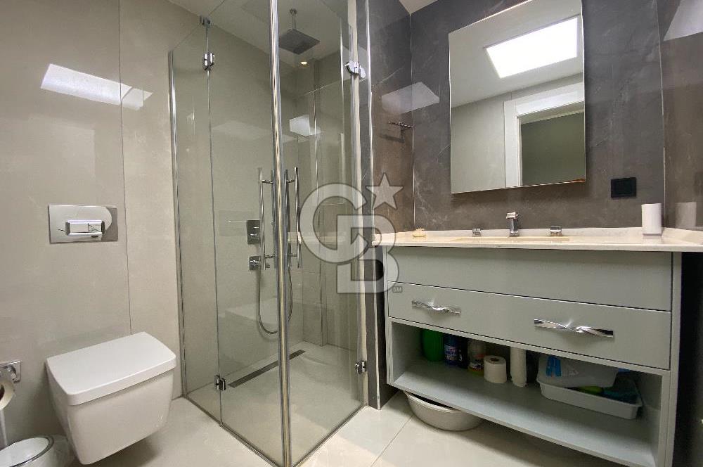 Denize Sıfır, Sonsuzluk Havuzlu, 431 m² Tripleks Lüks Villa – Yaz Kış Yaşanabilir Sahil Evi