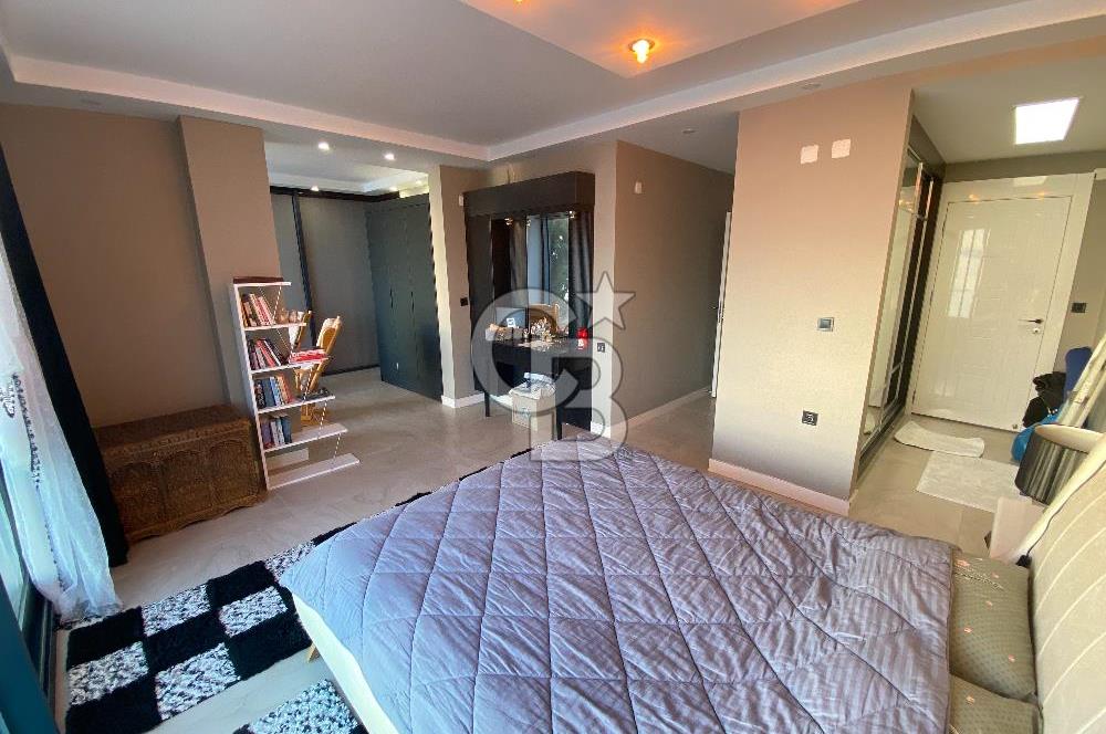 Denize Sıfır, Sonsuzluk Havuzlu, 431 m² Tripleks Lüks Villa – Yaz Kış Yaşanabilir Sahil Evi