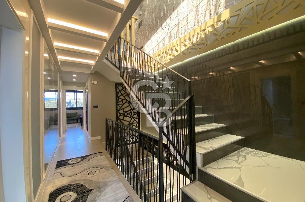 Denize Sıfır, Sonsuzluk Havuzlu, 431 m² Tripleks Lüks Villa – Yaz Kış Yaşanabilir Sahil Evi