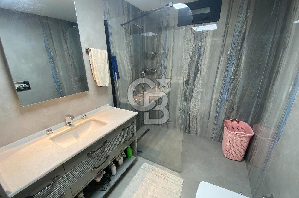 Denize Sıfır, Sonsuzluk Havuzlu, 431 m² Tripleks Lüks Villa – Yaz Kış Yaşanabilir Sahil Evi