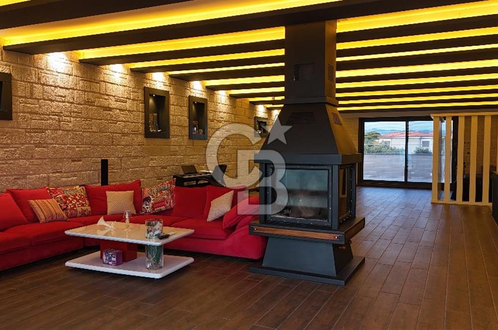 Denize Sıfır, Sonsuzluk Havuzlu, 431 m² Tripleks Lüks Villa – Yaz Kış Yaşanabilir Sahil Evi