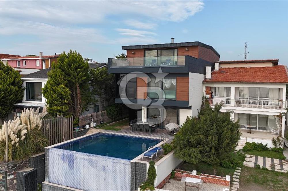 Denize Sıfır, Sonsuzluk Havuzlu, 431 m² Tripleks Lüks Villa – Yaz Kış Yaşanabilir Sahil Evi