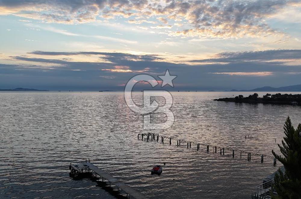 Denize Sıfır, Sonsuzluk Havuzlu, 431 m² Tripleks Lüks Villa – Yaz Kış Yaşanabilir Sahil Evi