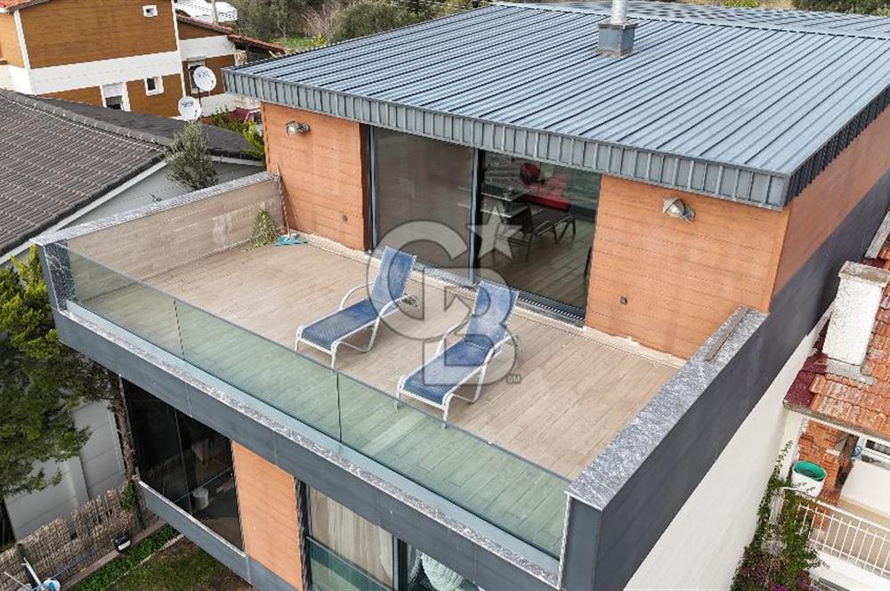 Denize Sıfır, Sonsuzluk Havuzlu, 431 m² Tripleks Lüks Villa – Yaz Kış Yaşanabilir Sahil Evi