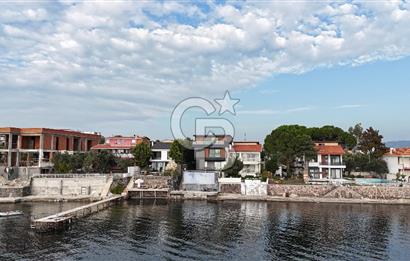 Denize Sıfır, Sonsuzluk Havuzlu, 431 m² Tripleks Lüks Villa – Yaz Kış Yaşanabilir Sahil Evi