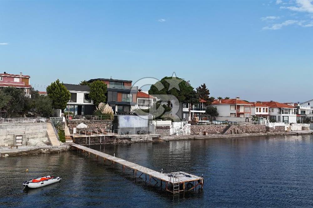 Denize Sıfır, Sonsuzluk Havuzlu, 431 m² Tripleks Lüks Villa – Yaz Kış Yaşanabilir Sahil Evi
