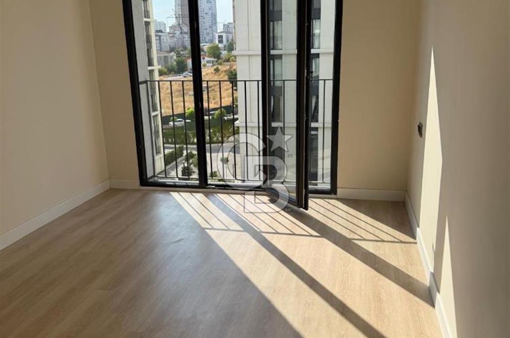 FİNANS MERKEZİNE KOMŞU QUATTRO İSTANBUL SİTESİ SATILIK 2+1 DAİRE