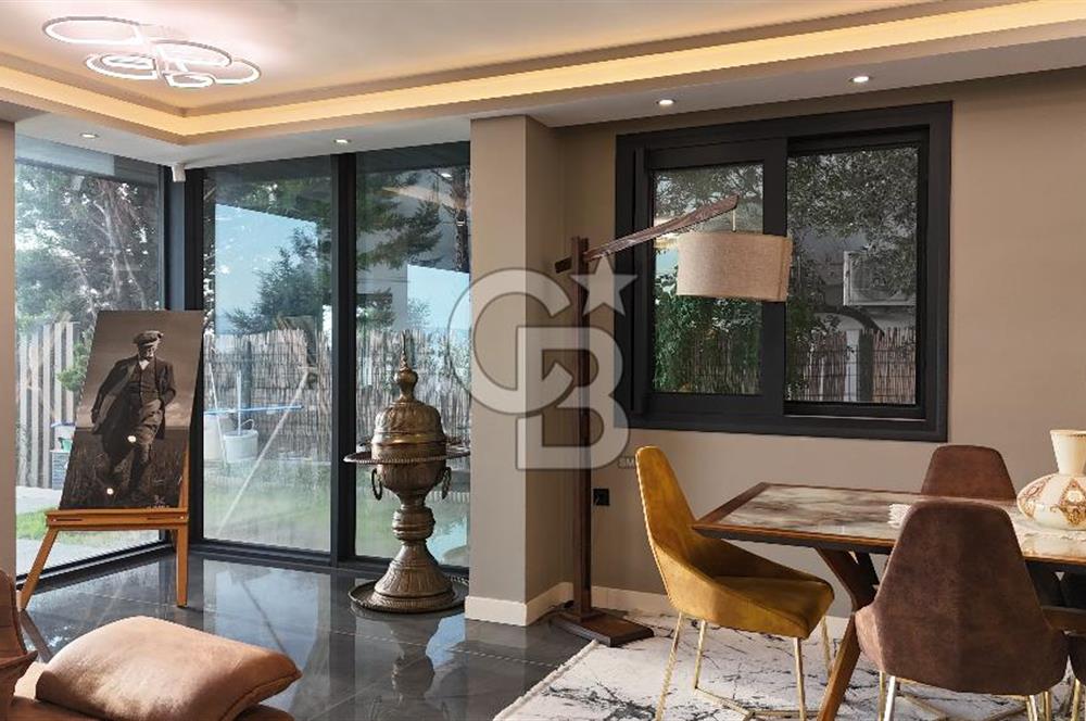 Denize Sıfır, Sonsuzluk Havuzlu, 431 m² Tripleks Lüks Villa – Yaz Kış Yaşanabilir Sahil Evi