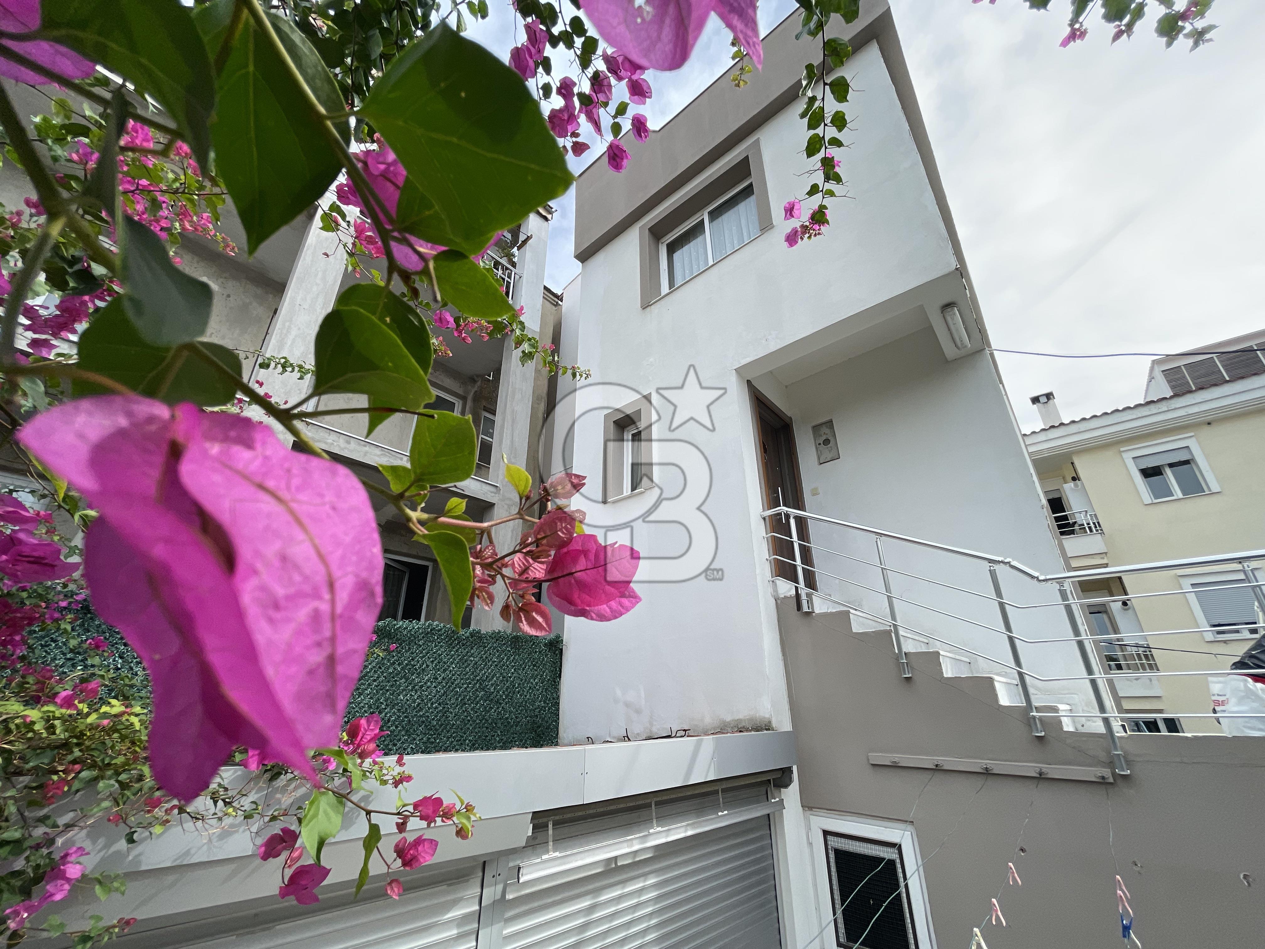 ÇEŞME MERKEZ'DE SATILIK 3+1  TRİPLEKS VİLLA