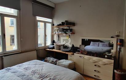  BEYOĞLU BOĞAZKESEN CADDESİNDE - SATILIK 2+1 YÜKSEK TAVANLI DAİRE 