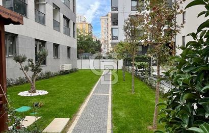 Caddebostan'da güvenlikli yemyeşil site içinde2+1 sıfır daire