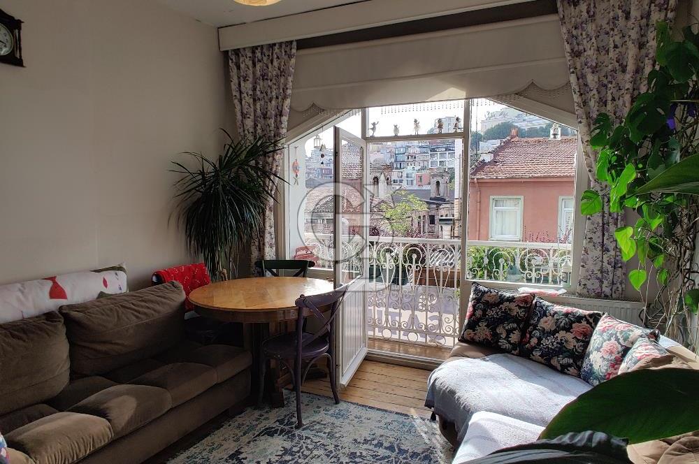  BEYOĞLU BOĞAZKESEN CADDESİNDE - SATILIK 2+1 YÜKSEK TAVANLI DAİRE 