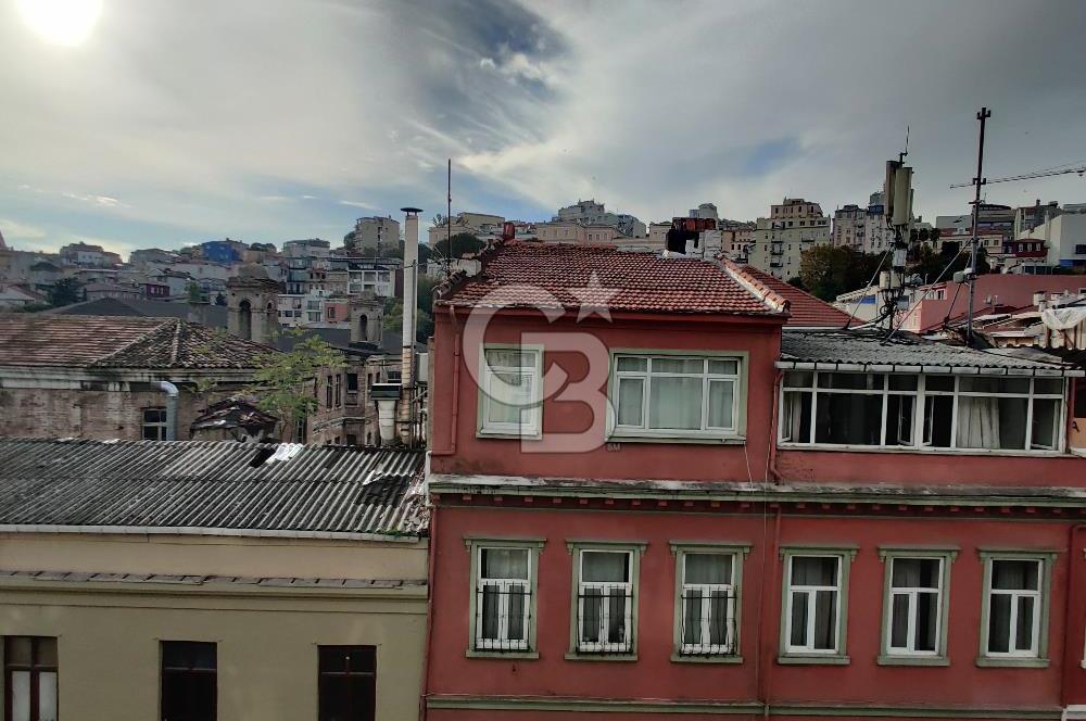  BEYOĞLU BOĞAZKESEN CADDESİNDE - SATILIK 2+1 YÜKSEK TAVANLI DAİRE 