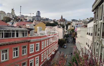  BEYOĞLU BOĞAZKESEN CADDESİNDE - SATILIK 2+1 YÜKSEK TAVANLI DAİRE 