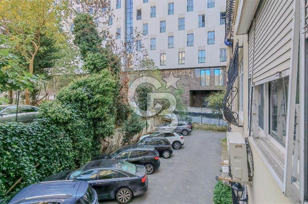 ETİLER'DE METROYA KOMŞU YENİLENMİŞ SATILIK DAİRE