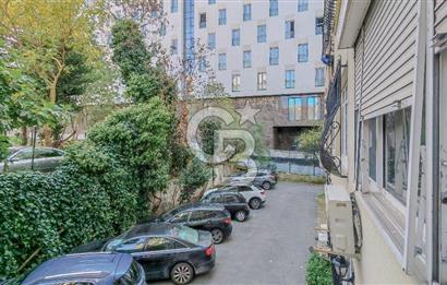 ETİLER'DE METROYA KOMŞU YENİLENMİŞ SATILIK DAİRE