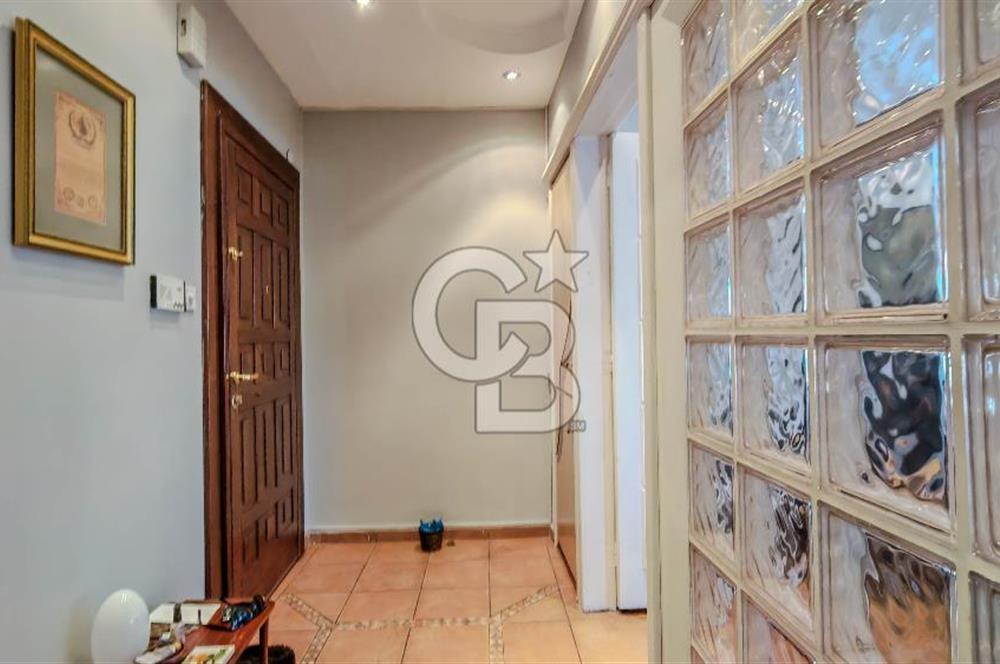 ETİLER'DE METROYA KOMŞU YENİLENMİŞ SATILIK DAİRE