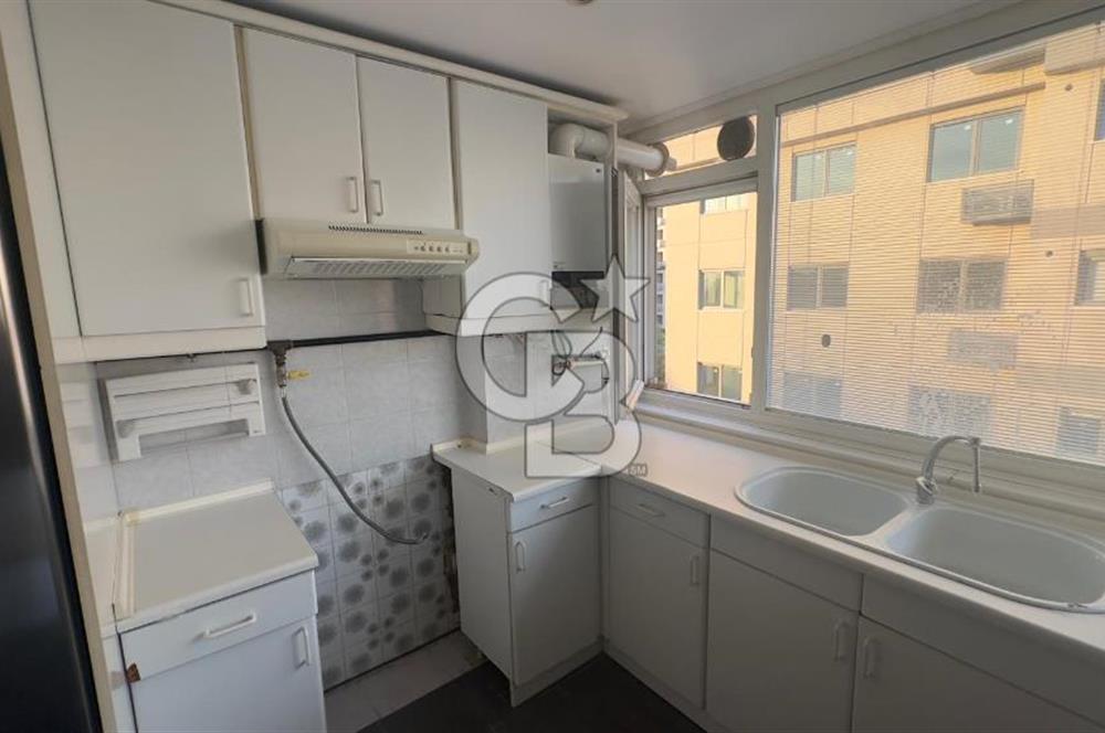 FENERYOLUNDA KÖŞE BİNADA KONUMLU 3+1 ÇİFT BALKONLU 120m2 NET