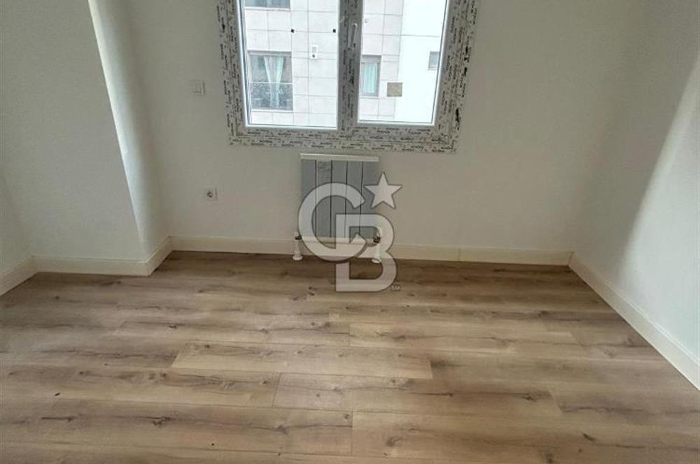 Caddebostan'da güvenlikli yemyeşil site içinde2+1 sıfır daire