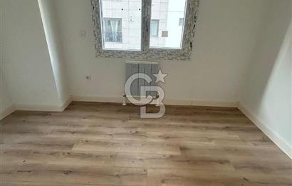 Caddebostan'da güvenlikli yemyeşil site içinde2+1 sıfır daire