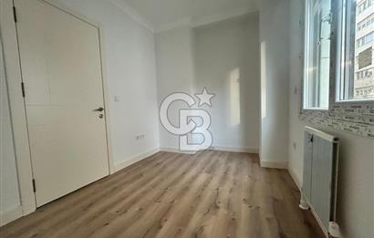 Caddebostan'da güvenlikli yemyeşil site içinde2+1 sıfır daire