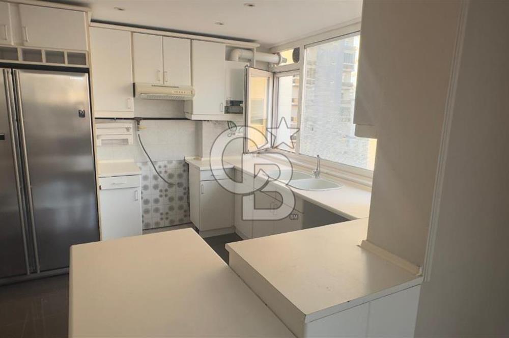 FENERYOLUNDA KÖŞE BİNADA KONUMLU 3+1 ÇİFT BALKONLU 120m2 NET