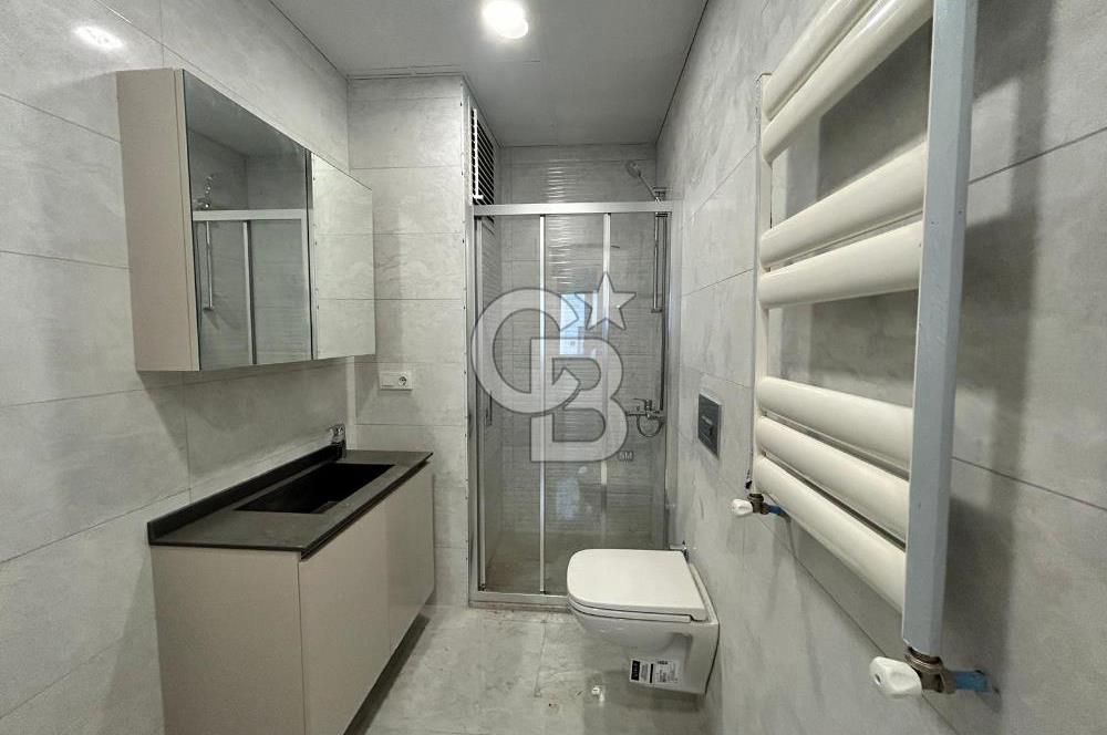 Caddebostan'da güvenlikli yemyeşil site içinde2+1 sıfır daire