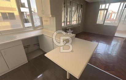 FENERYOLUNDA KÖŞE BİNADA KONUMLU 3+1 ÇİFT BALKONLU 120m2 NET