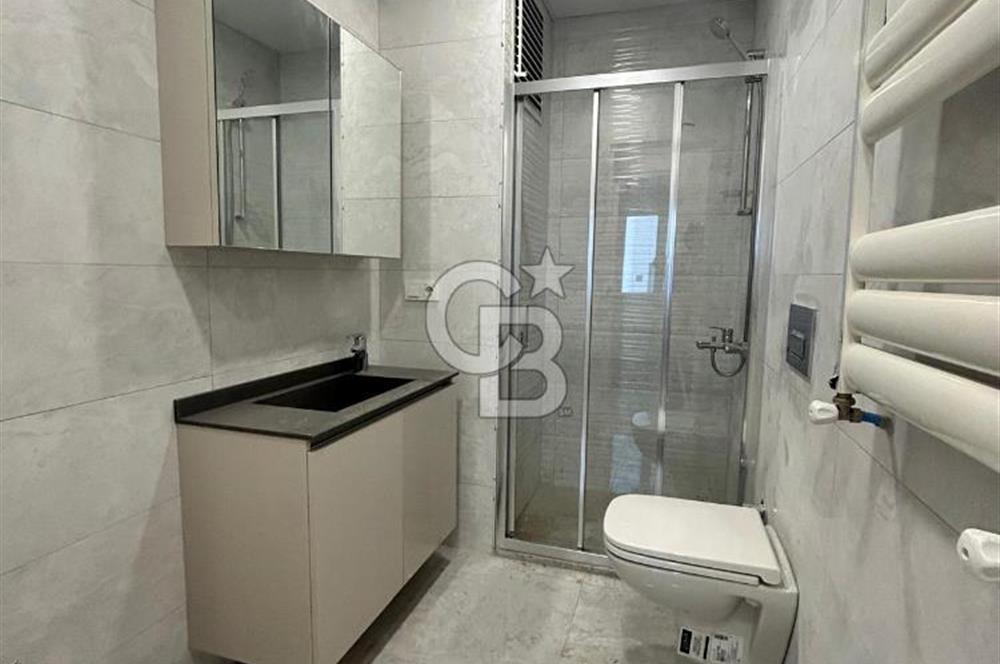 Caddebostan'da güvenlikli yemyeşil site içinde2+1 sıfır daire