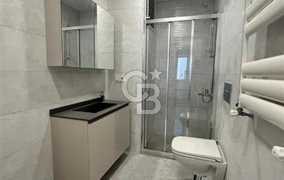 Caddebostan'da güvenlikli yemyeşil site içinde2+1 sıfır daire