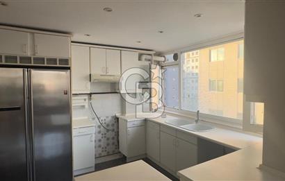 FENERYOLUNDA KÖŞE BİNADA KONUMLU 3+1 ÇİFT BALKONLU 120m2 NET