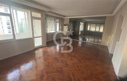 FENERYOLUNDA KÖŞE BİNADA KONUMLU 3+1 ÇİFT BALKONLU 120m2 NET