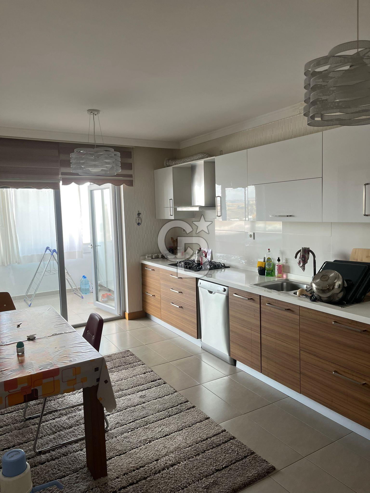 SİTE İÇİNDE LÜX YAPILI MANZARALI GENİŞ SOSYAL ALANLI 4+1 DAİRE