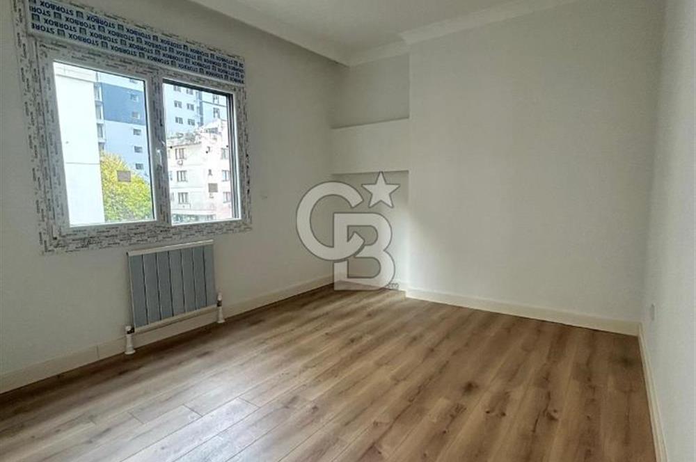 Caddebostan'da güvenlikli yemyeşil site içinde2+1 sıfır daire
