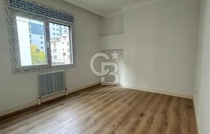 Caddebostan'da güvenlikli yemyeşil site içinde2+1 sıfır daire