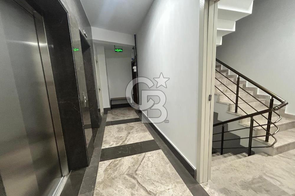 Caddebostan'da güvenlikli yemyeşil site içinde2+1 sıfır daire