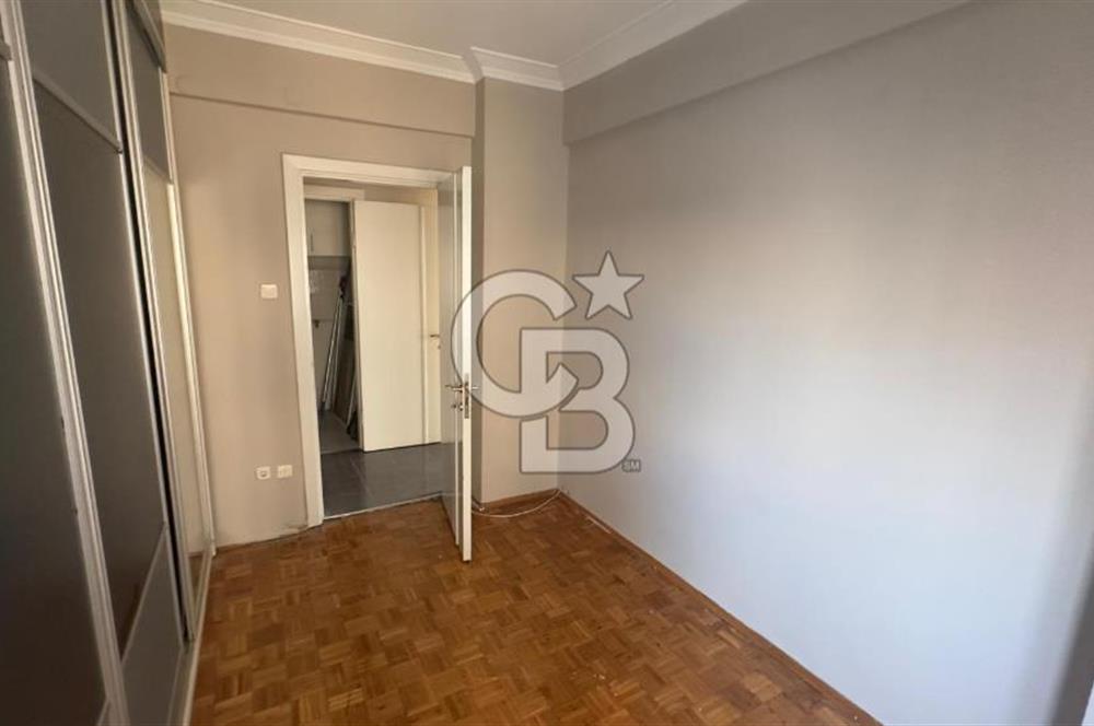 FENERYOLUNDA KÖŞE BİNADA KONUMLU 3+1 ÇİFT BALKONLU 120m2 NET