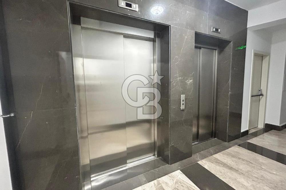 Caddebostan'da güvenlikli yemyeşil site içinde2+1 sıfır daire