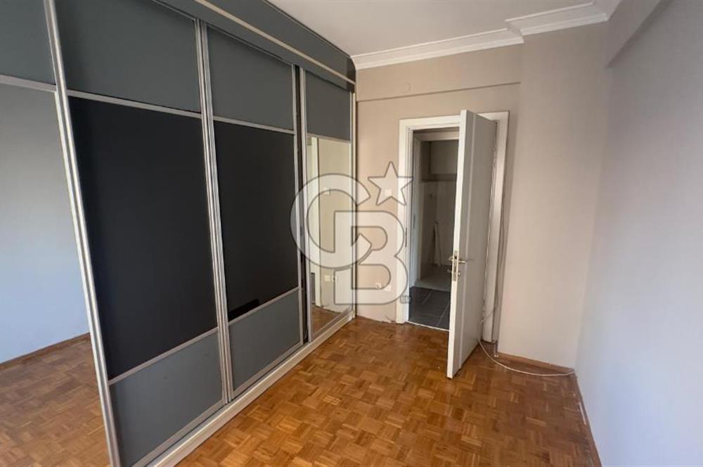 FENERYOLUNDA KÖŞE BİNADA KONUMLU 3+1 ÇİFT BALKONLU 120m2 NET