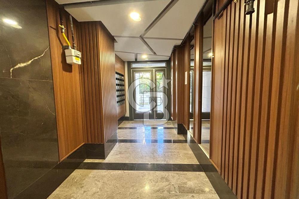 Caddebostan'da güvenlikli yemyeşil site içinde2+1 sıfır daire