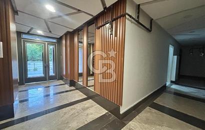 Caddebostan'da güvenlikli yemyeşil site içinde2+1 sıfır daire