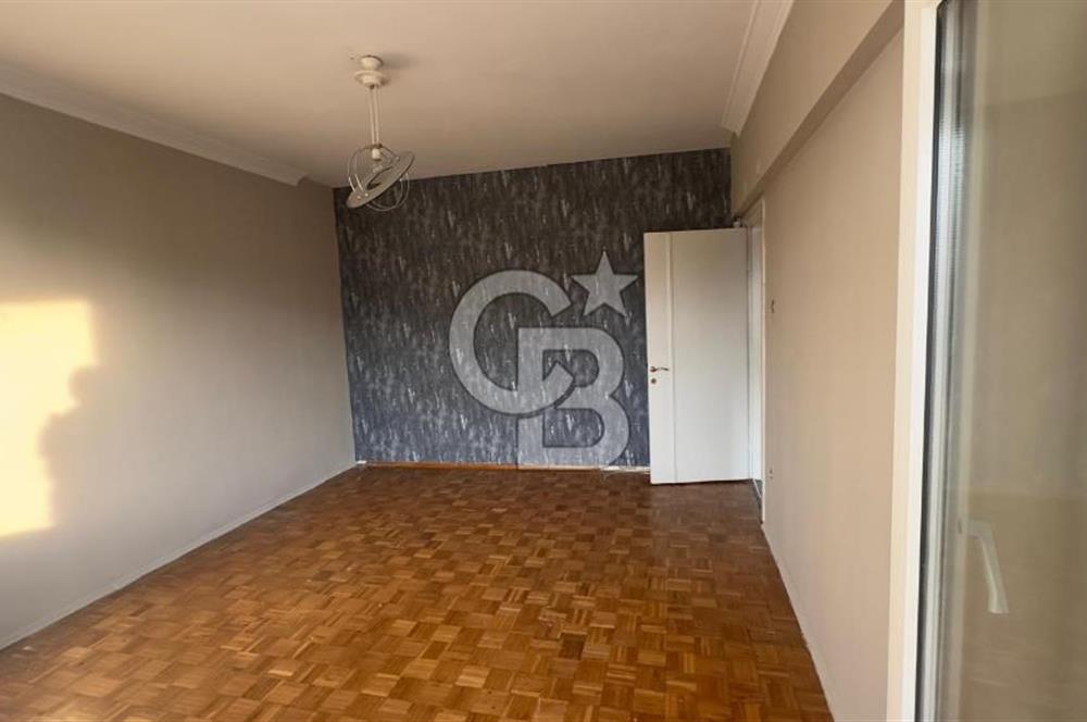 FENERYOLUNDA KÖŞE BİNADA KONUMLU 3+1 ÇİFT BALKONLU 120m2 NET