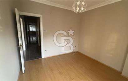 FENERYOLUNDA KÖŞE BİNADA KONUMLU 3+1 ÇİFT BALKONLU 120m2 NET