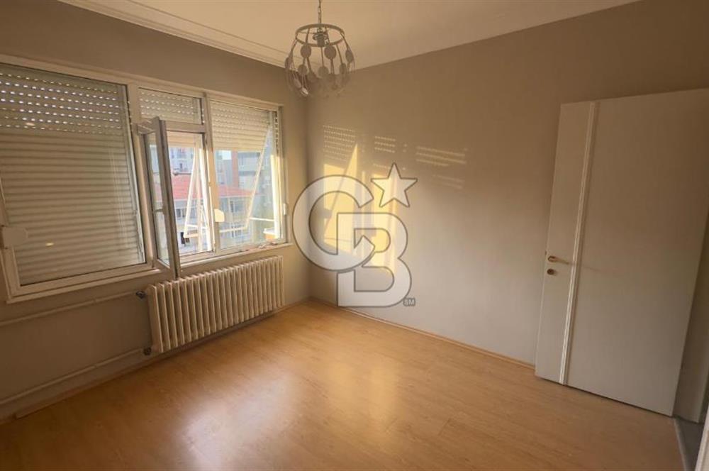 FENERYOLUNDA KÖŞE BİNADA KONUMLU 3+1 ÇİFT BALKONLU 120m2 NET